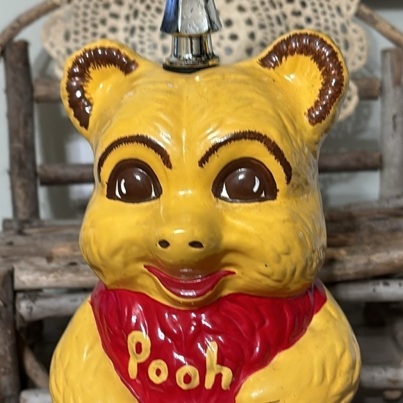 VINTAGE WORKING WINNIE THE POOH HOLLAND MOLD TABLE LAMP - Picture 3 of 17